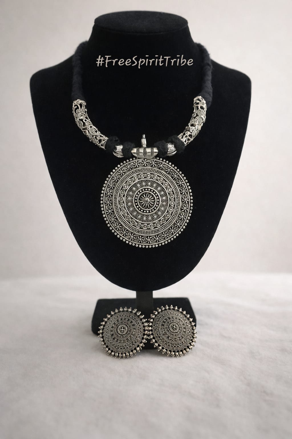 Lace Exquisite Mandala Necklace & Earrings