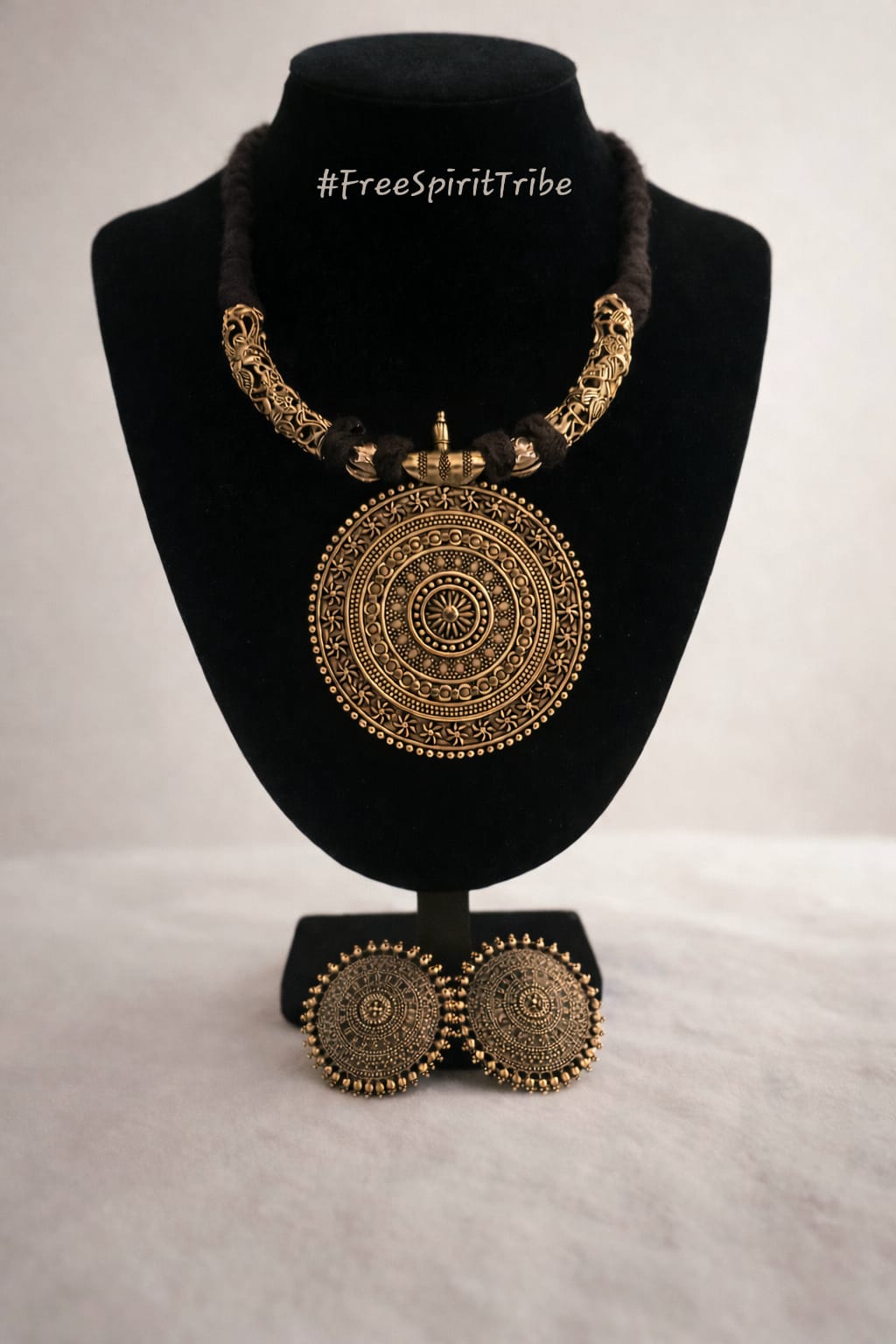 Lace Exquisite Mandala Necklace & Earrings