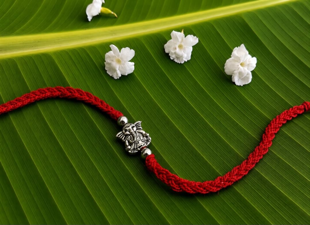 Minimalist Ganesha Raksha Sutra